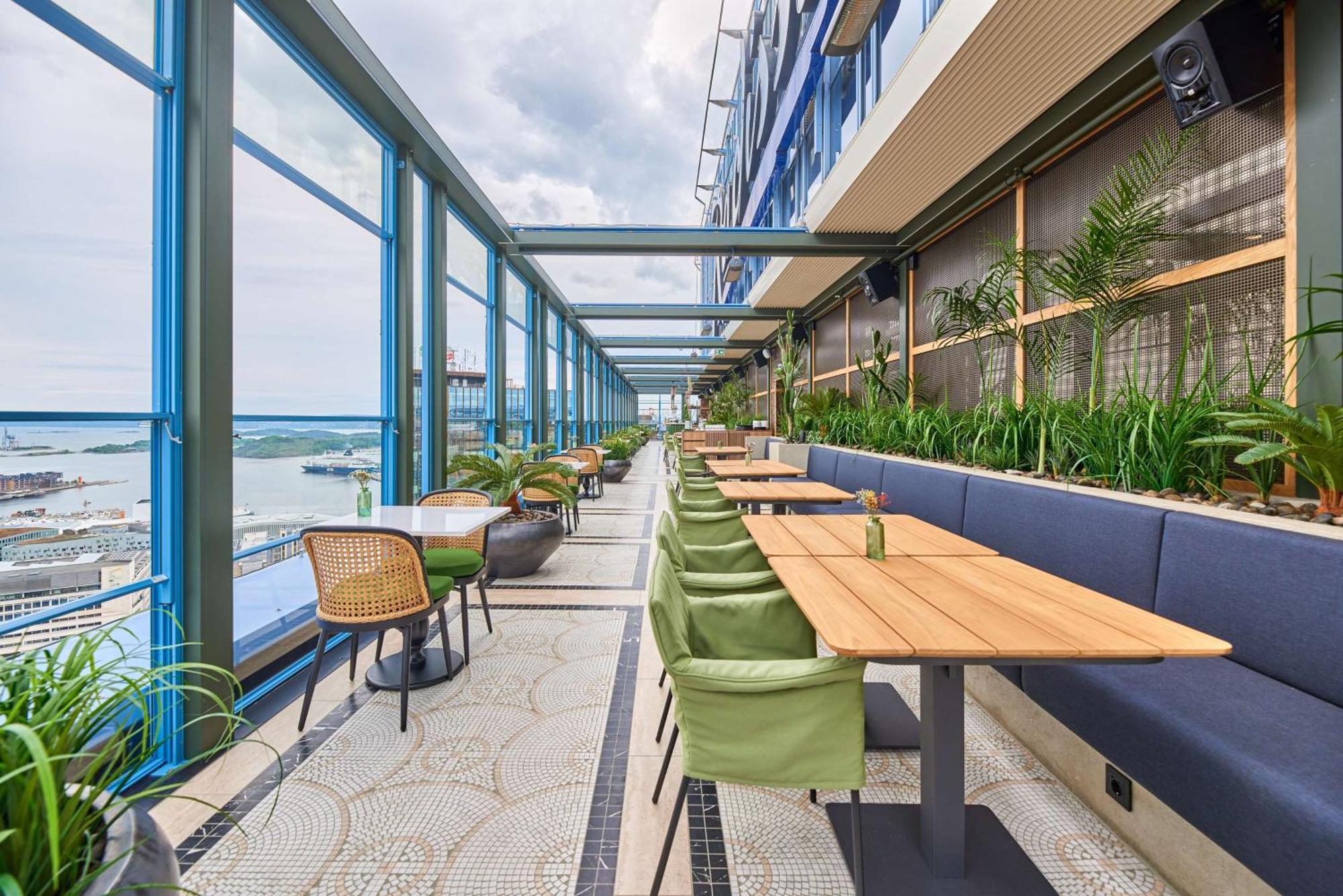 Radisson Blu Plaza Hotel, Oslo Esterno foto Rooftop terrace of the hotel